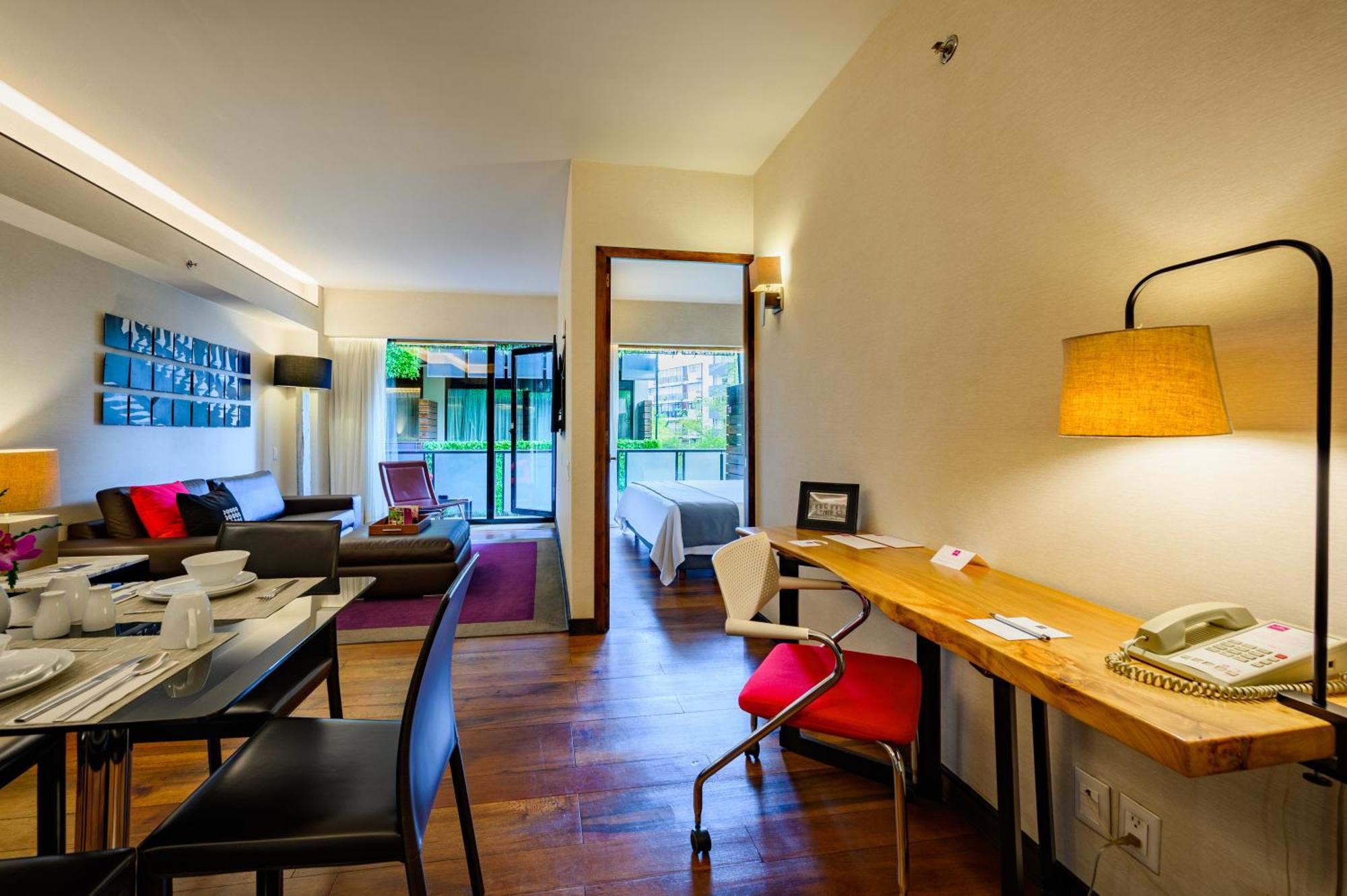 Las Suites Campos Eliseos Mexiko-Stadt Exterior foto