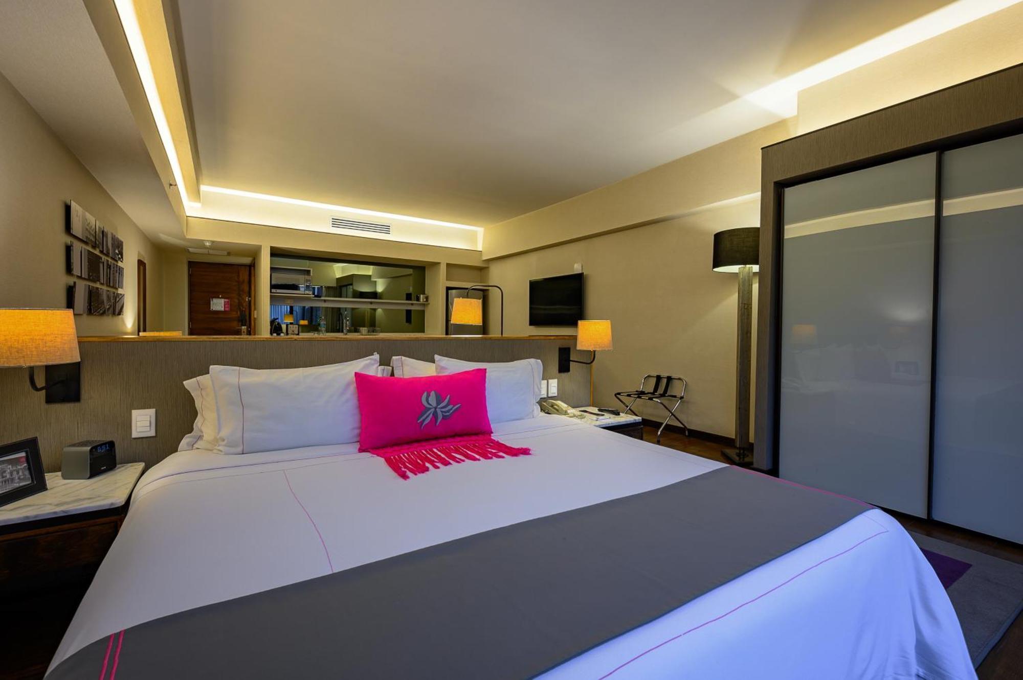 Las Suites Campos Eliseos Mexiko-Stadt Exterior foto