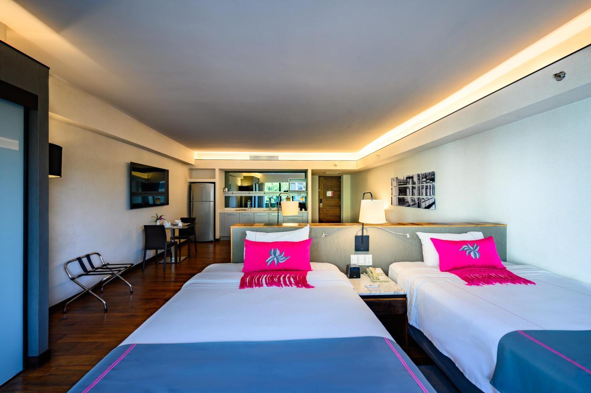 Las Suites Campos Eliseos Mexiko-Stadt Exterior foto