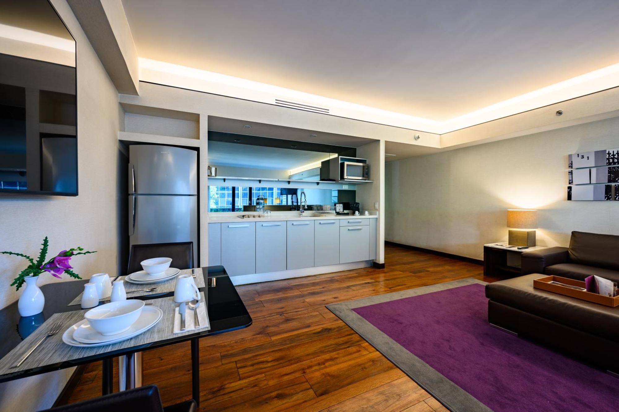 Las Suites Campos Eliseos Mexiko-Stadt Exterior foto