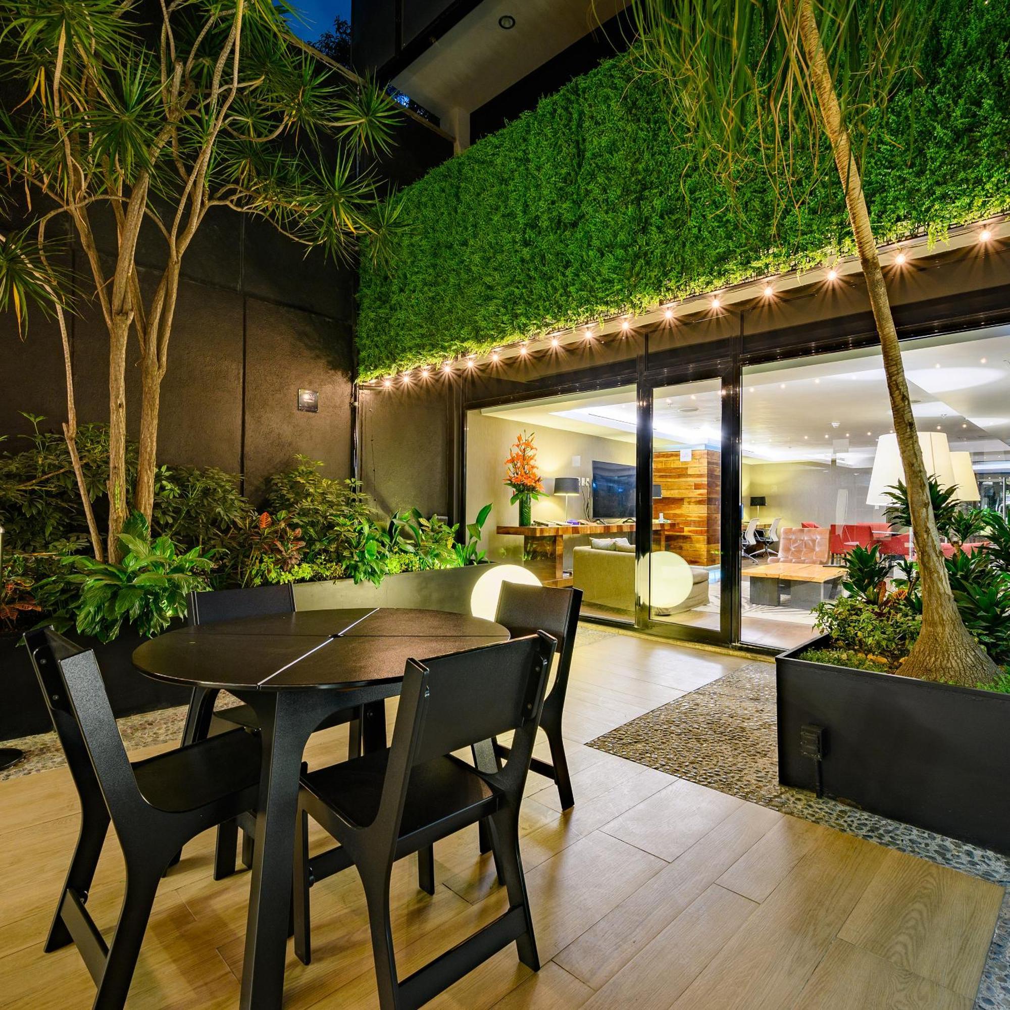 Las Suites Campos Eliseos Mexiko-Stadt Exterior foto